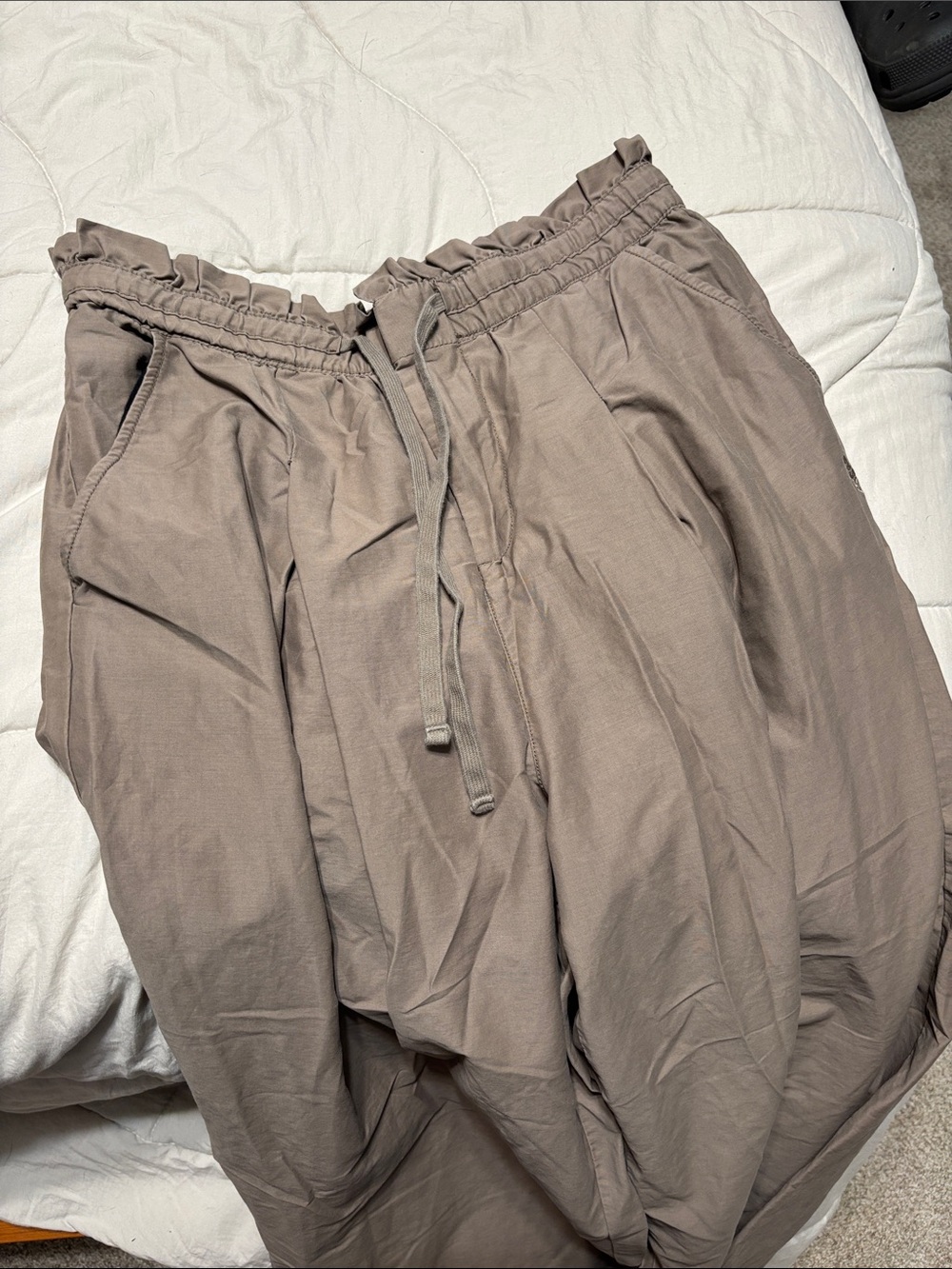Free people tan wide-leg pants with draw string: Women’s Small